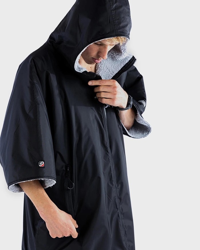 DRYROBE Advance Short Sleeve Schwarz Grau